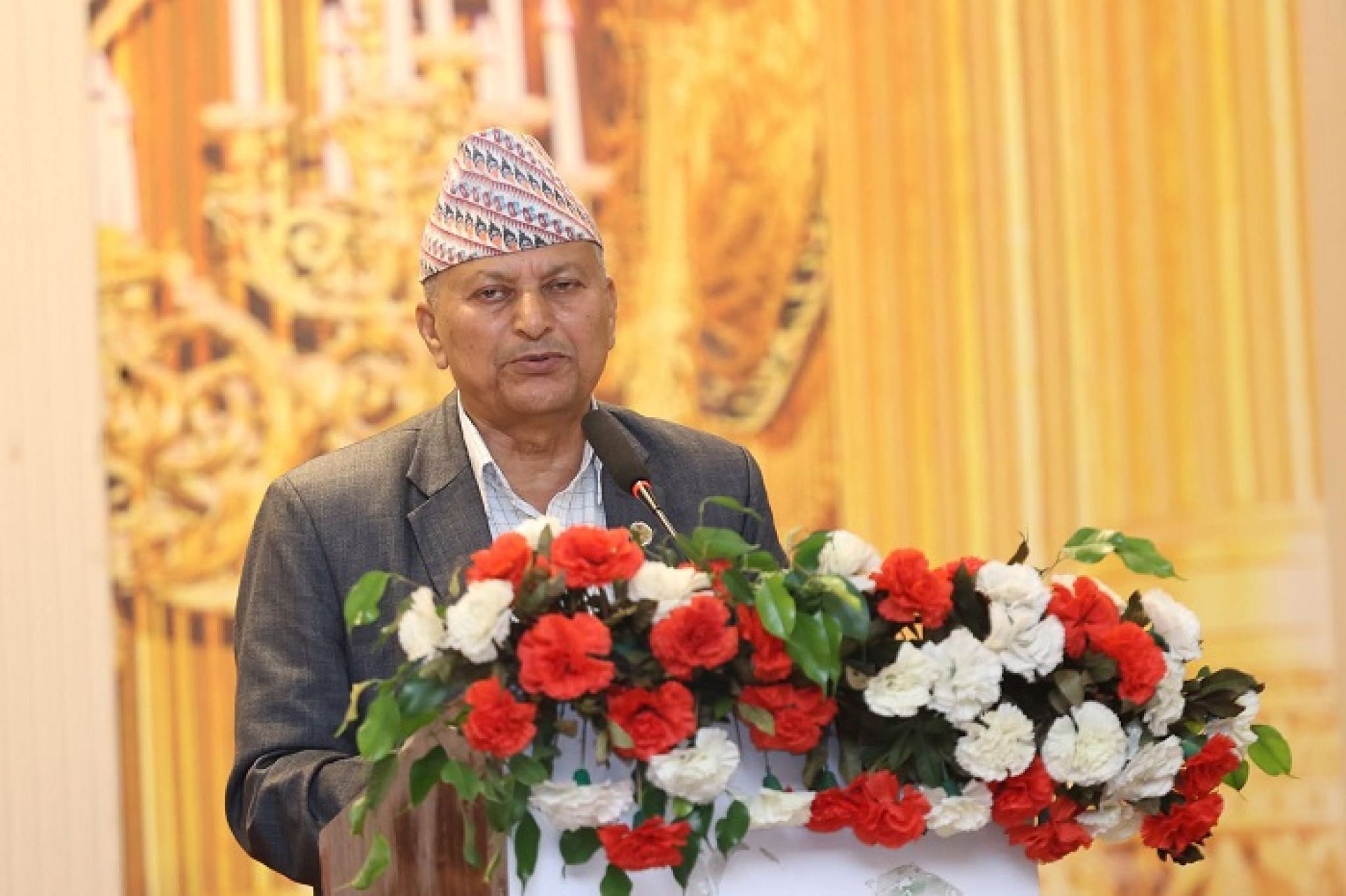 सबै भूमिहिनलाई छिट्टै लालपुर्जा दिन्छौंः मन्त्री अधिकारी 